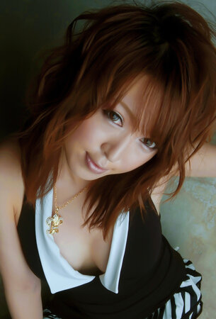 Sayaka Tsuzi